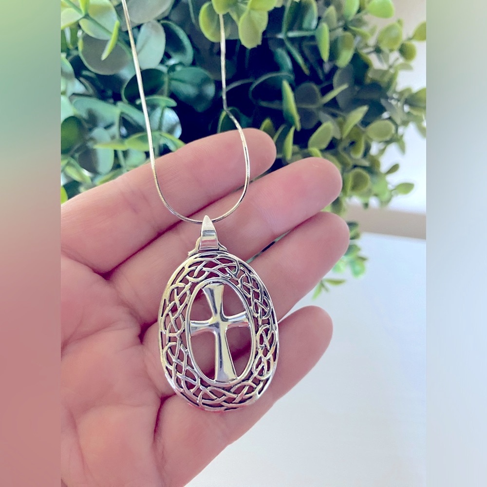Large Solid 925 Sterling Silver Cross Celtic Knot… - image 1